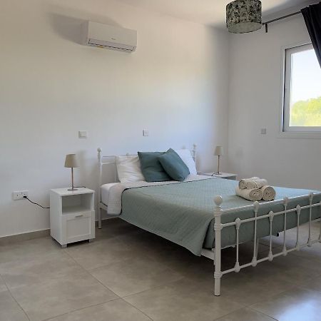 Paphos Blue Seaview Appartments מראה חיצוני תמונה