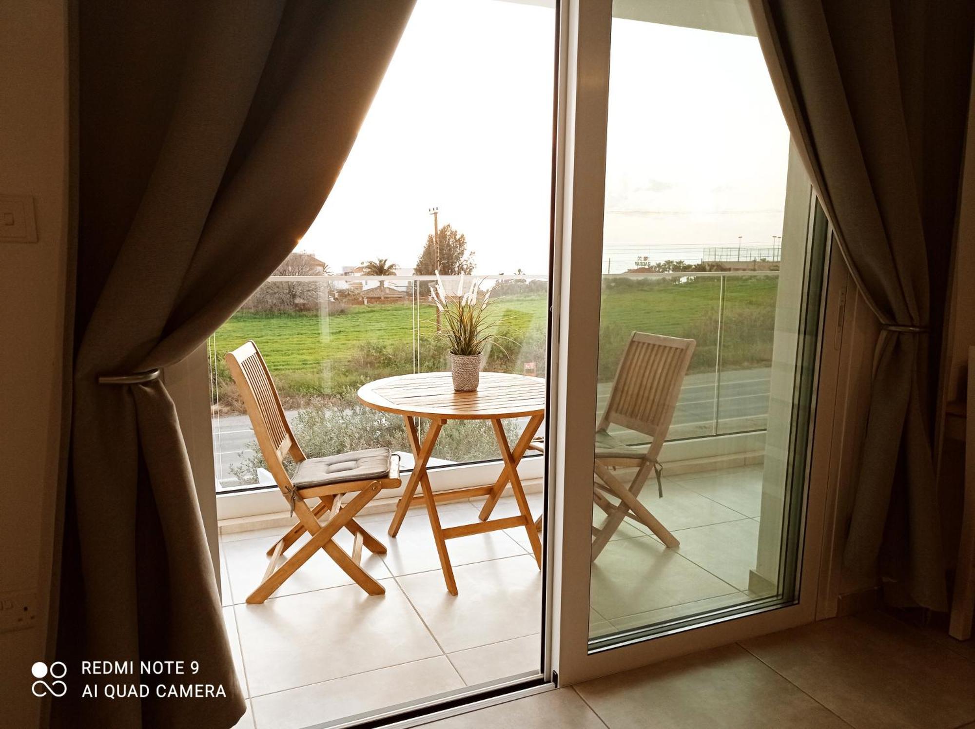 Paphos Blue Seaview Appartments מראה חיצוני תמונה