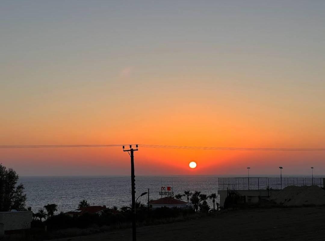 Paphos Blue Seaview Appartments מראה חיצוני תמונה